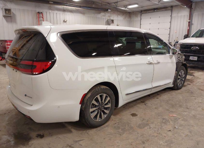 Photo 4 of 2022 Chrysler Pacifica HYBRID LIMITED (VIN 2C4RC1S71NR148136)