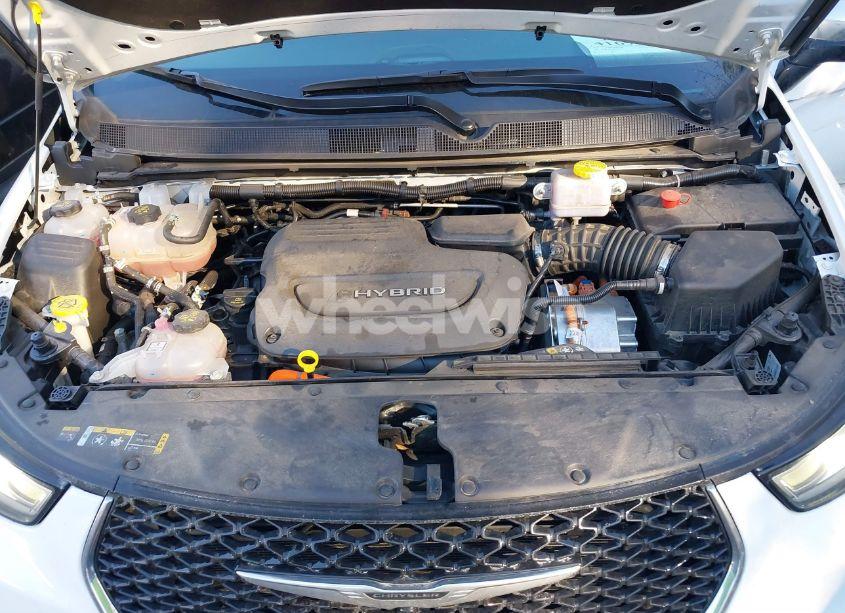 Photo 10 of 2023 Chrysler Pacifica HYBRID LIMITED (VIN 2C4RC1S73PR626236)