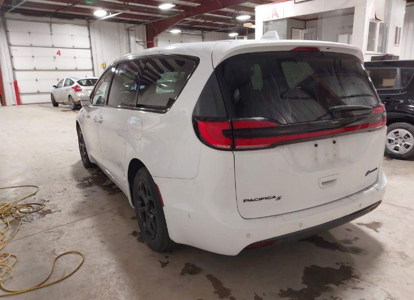 Photo 15 of 2022 Chrysler Pacifica HYBRID LIMITED (VIN 2C4RC1S74NR173841)