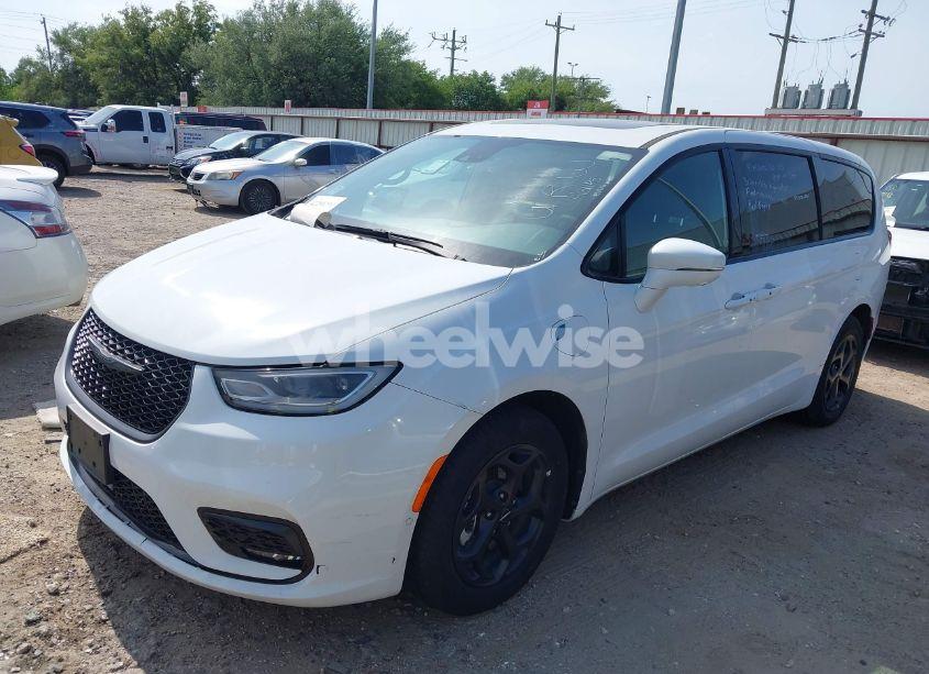 Photo 2 of 2022 Chrysler Pacifica HYBRID LIMITED (VIN 2C4RC1S74NR179980)