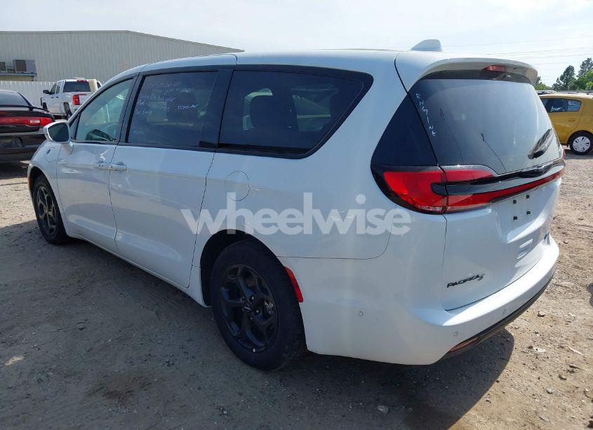 Photo 3 of 2022 Chrysler Pacifica HYBRID LIMITED (VIN 2C4RC1S74NR179980)