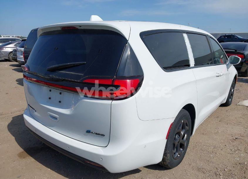 Photo 4 of 2022 Chrysler Pacifica HYBRID LIMITED (VIN 2C4RC1S74NR179980)