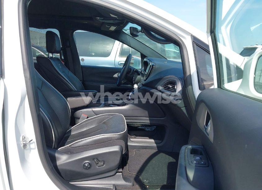 Photo 5 of 2022 Chrysler Pacifica HYBRID LIMITED (VIN 2C4RC1S74NR179980)