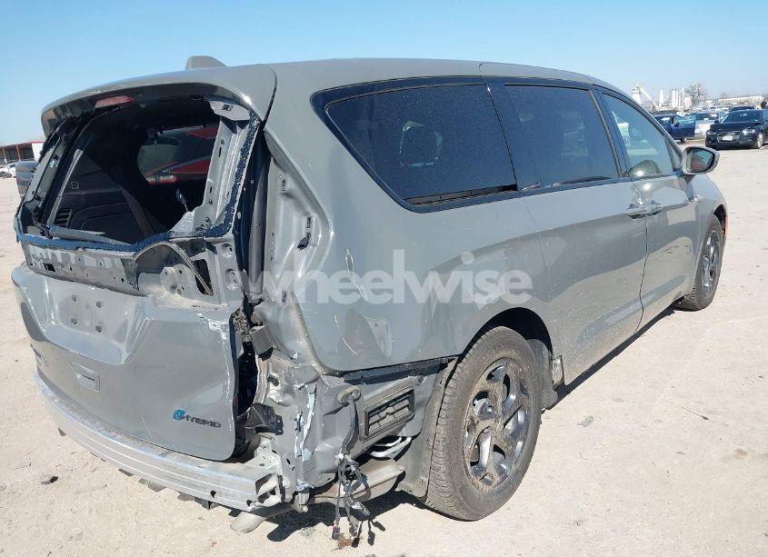 Photo 4 of 2022 Chrysler Pacifica HYBRID LIMITED (VIN 2C4RC1S77NR144530)