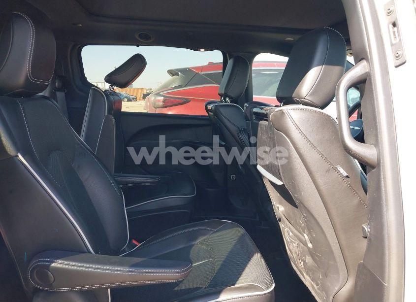 Photo 8 of 2022 Chrysler Pacifica HYBRID LIMITED (VIN 2C4RC1S77NR144530)