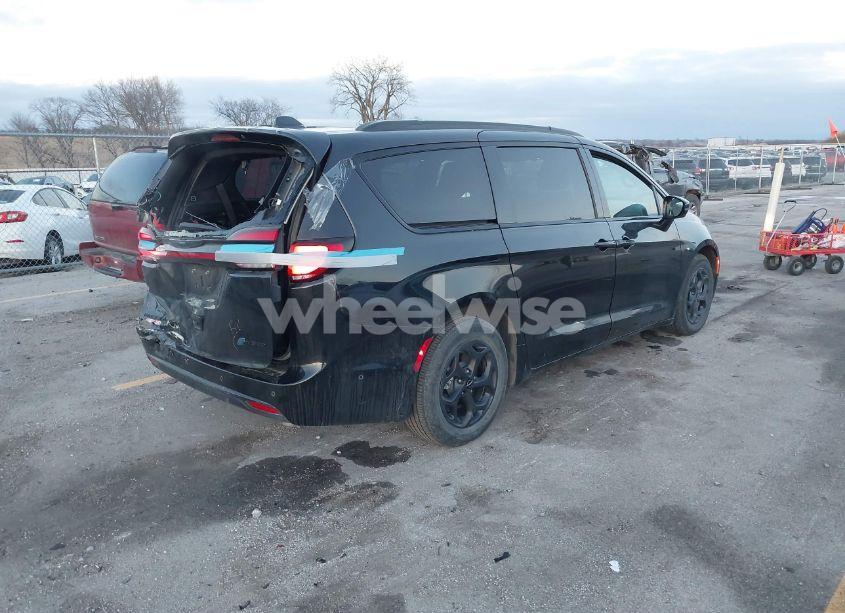 Photo 4 of 2021 Chrysler Pacifica HYBRID LIMITED (VIN 2C4RC1S78MR521915)