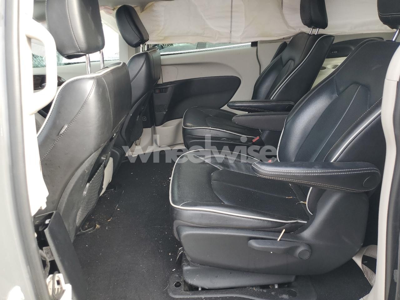 Photo 11 of 2022 CHRYSLER PACIFICA HYBRID LIMITED (VIN 2C4RC1S78NR143855)