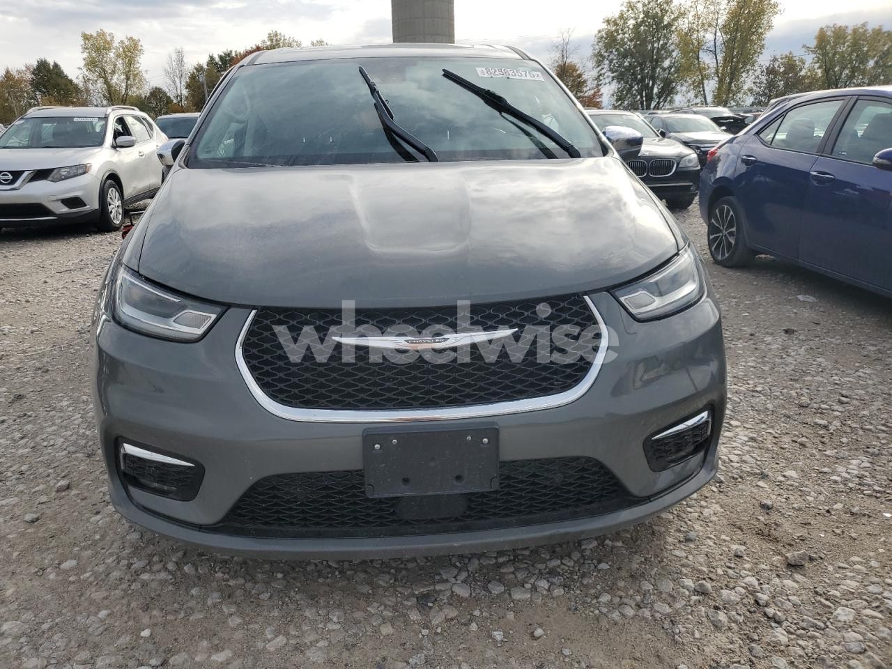 Photo 5 of 2022 CHRYSLER PACIFICA HYBRID LIMITED (VIN 2C4RC1S78NR143855)