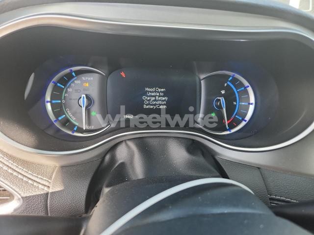 Photo 13 of 2022 CHRYSLER PACIFICA HYBRID LIMITED (VIN 2C4RC1S78NR207747)