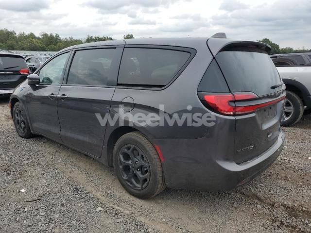 Photo 2 of 2022 CHRYSLER PACIFICA HYBRID LIMITED (VIN 2C4RC1S78NR207747)