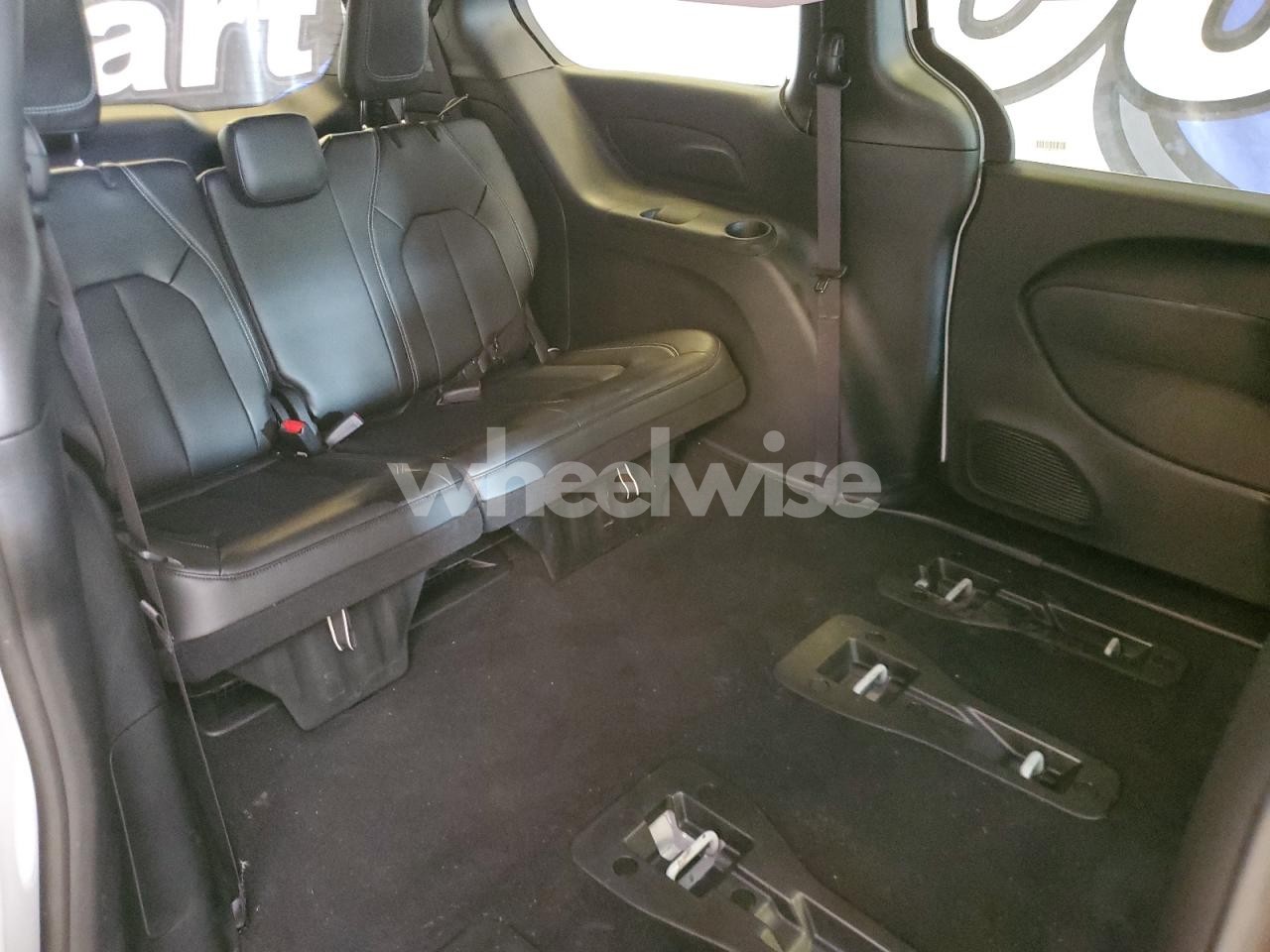 Photo 11 of 2025 CHRYSLER PACIFICA HYBRID SELECT N/A (VIN 2C4RC1S78SR575714)