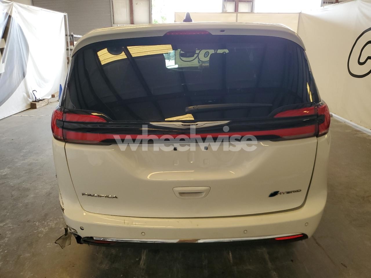 Photo 6 of 2025 CHRYSLER PACIFICA HYBRID SELECT N/A (VIN 2C4RC1S78SR575714)