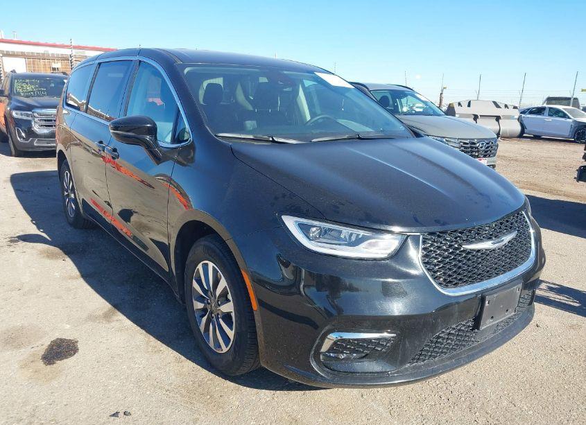 2024 Chrysler Pacifica HYBRID SELECT (VIN 2C4RC1S79RR134586) main photo