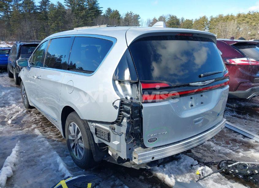 Photo 15 of 2022 Chrysler Pacifica HYBRID LIMITED (VIN 2C4RC1S7XNR152329)