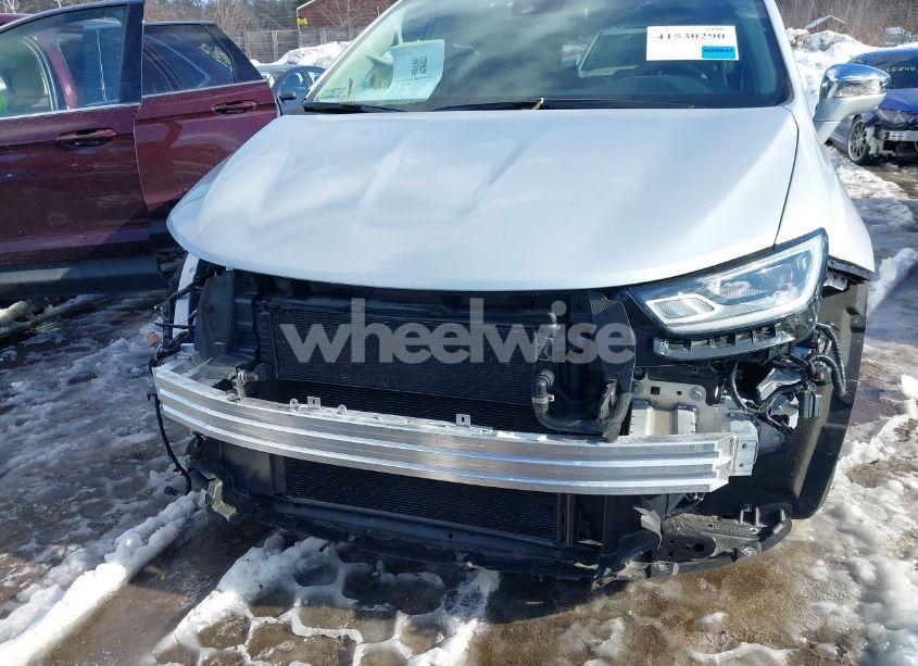 Photo 6 of 2022 Chrysler Pacifica HYBRID LIMITED (VIN 2C4RC1S7XNR152329)