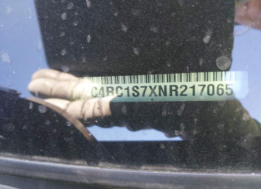 Photo 18 of 2022 Chrysler Pacifica HYBRID LIMITED (VIN 2C4RC1S7XNR217065)