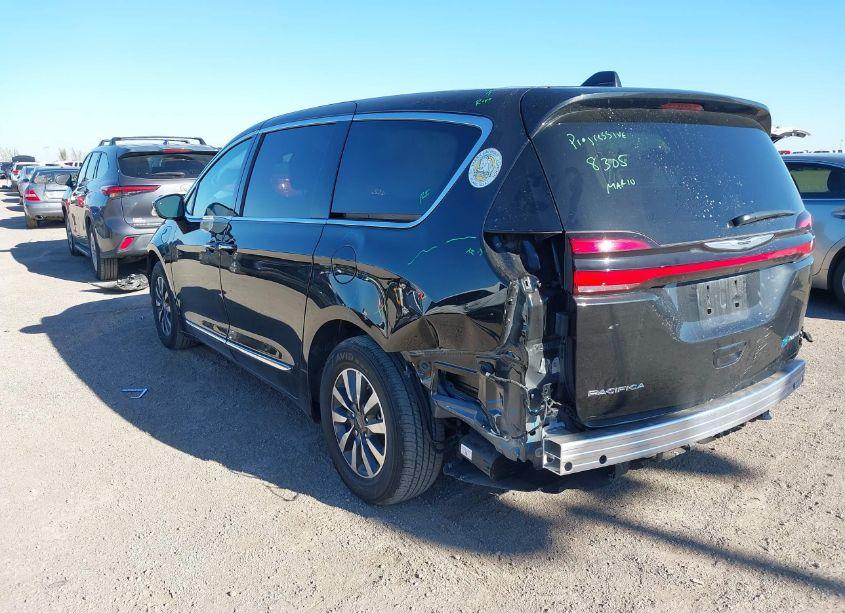 Photo 3 of 2022 Chrysler Pacifica HYBRID LIMITED (VIN 2C4RC1S7XNR217065)