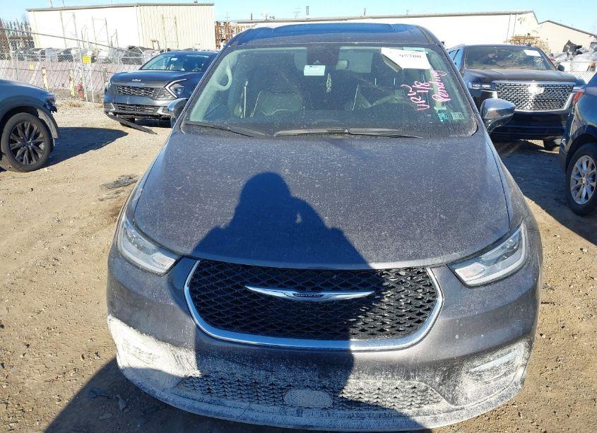 Photo 12 of 2023 Chrysler Pacifica HYBRID LIMITED (VIN 2C4RC1S7XPR595132)