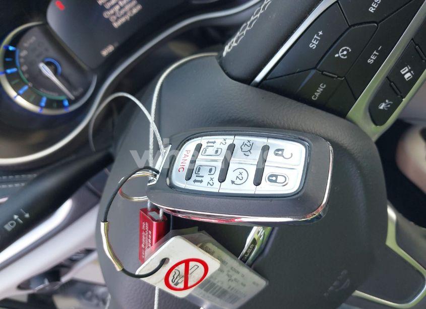 Photo 11 of 2024 Chrysler Pacifica HYBRID SELECT (VIN 2C4RC1S7XRR153826)