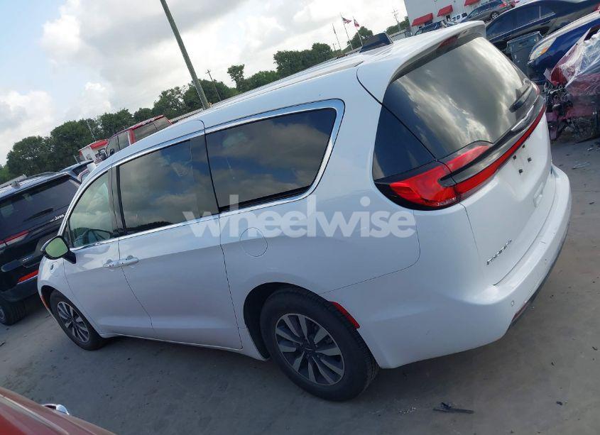 Photo 14 of 2024 Chrysler Pacifica HYBRID SELECT (VIN 2C4RC1S7XRR153826)