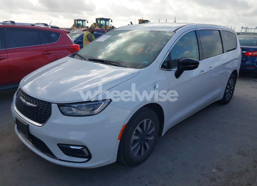 Photo 2 of 2024 Chrysler Pacifica HYBRID SELECT (VIN 2C4RC1S7XRR153826)