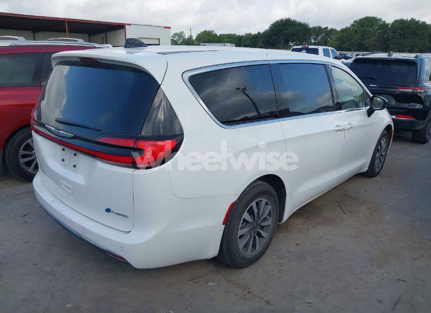 Photo 4 of 2024 Chrysler Pacifica HYBRID SELECT (VIN 2C4RC1S7XRR153826)