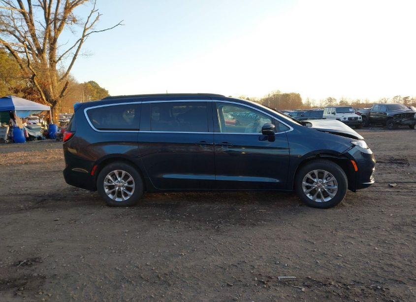 Photo 13 of 2022 Chrysler Pacifica TOURING L AWD (VIN 2C4RC3BG0NR228216)