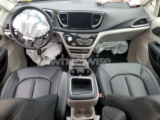 Photo 3 of 2024 CHRYSLER PACIFICA TOURING L (VIN 2C4RC3BG0RR193554)