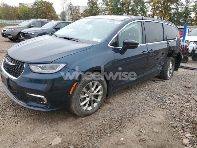 Photo 6 of 2024 CHRYSLER PACIFICA TOURING L (VIN 2C4RC3BG0RR193554)