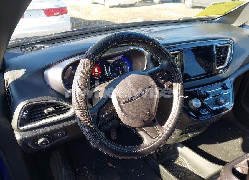 Photo 18 of 2020 Chrysler Pacifica AWD LAUNCH EDITION (VIN 2C4RC3BG1LR123861)