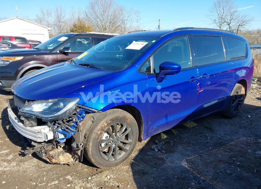 Photo 2 of 2020 Chrysler Pacifica AWD LAUNCH EDITION (VIN 2C4RC3BG1LR123861)