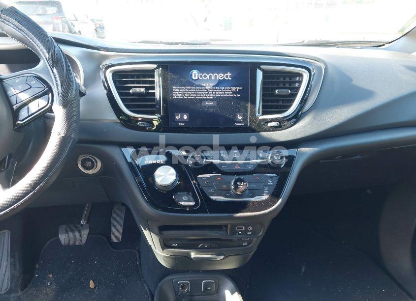 Photo 22 of 2020 Chrysler Pacifica AWD LAUNCH EDITION (VIN 2C4RC3BG1LR123861)