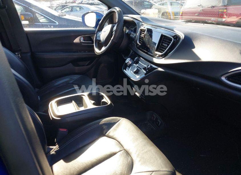 Photo 5 of 2020 Chrysler Pacifica AWD LAUNCH EDITION (VIN 2C4RC3BG1LR123861)