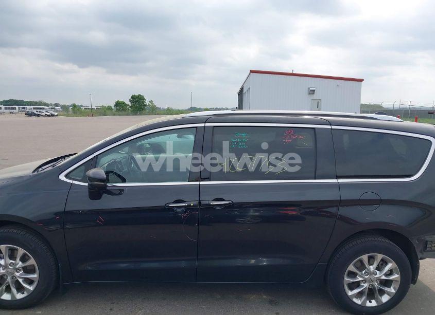 Photo 15 of 2021 Chrysler Pacifica TOURING L AWD (VIN 2C4RC3BG4MR523141)