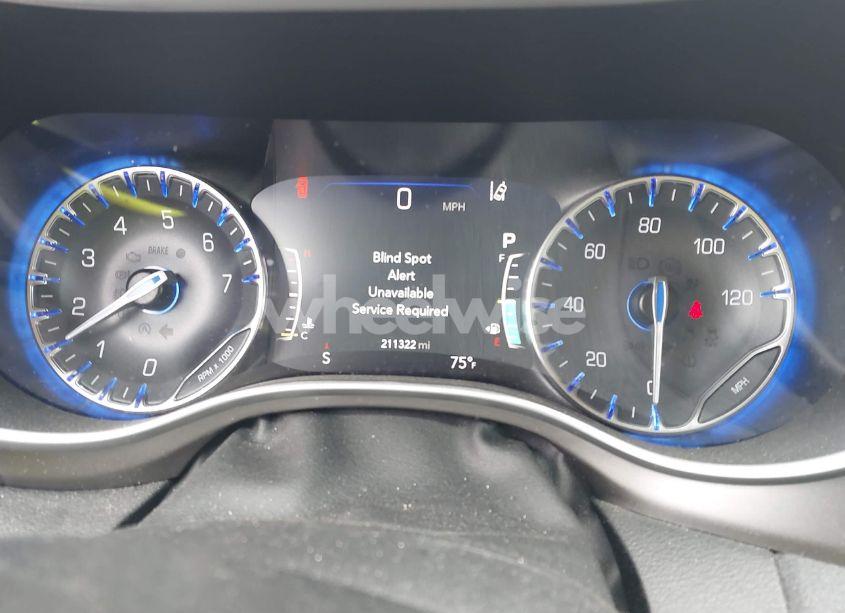 Photo 7 of 2021 Chrysler Pacifica TOURING L AWD (VIN 2C4RC3BG4MR523141)