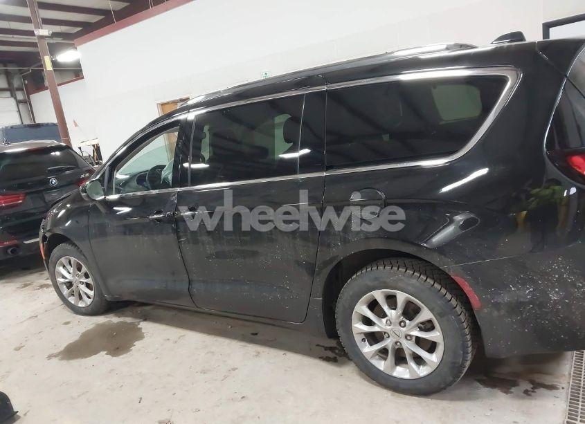 Photo 14 of 2021 Chrysler Pacifica TOURING L AWD (VIN 2C4RC3BG4MR606388)