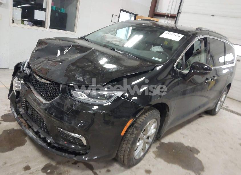 Photo 2 of 2021 Chrysler Pacifica TOURING L AWD (VIN 2C4RC3BG4MR606388)