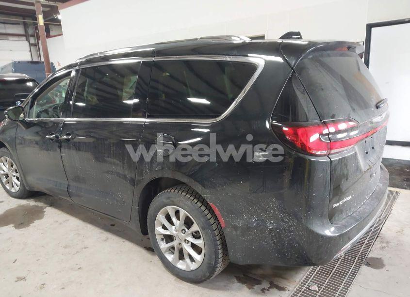 Photo 3 of 2021 Chrysler Pacifica TOURING L AWD (VIN 2C4RC3BG4MR606388)