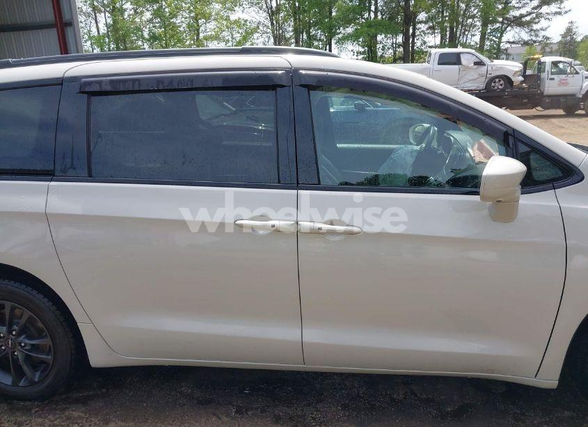 Photo 13 of 2020 Chrysler Pacifica AWD LAUNCH EDITION (VIN 2C4RC3BG6LR288952)