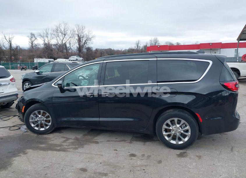 Photo 14 of 2022 Chrysler Pacifica TOURING L AWD (VIN 2C4RC3BG6NR164599)