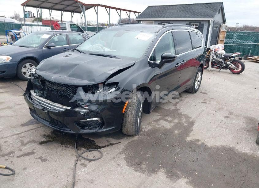 Photo 2 of 2022 Chrysler Pacifica TOURING L AWD (VIN 2C4RC3BG6NR164599)
