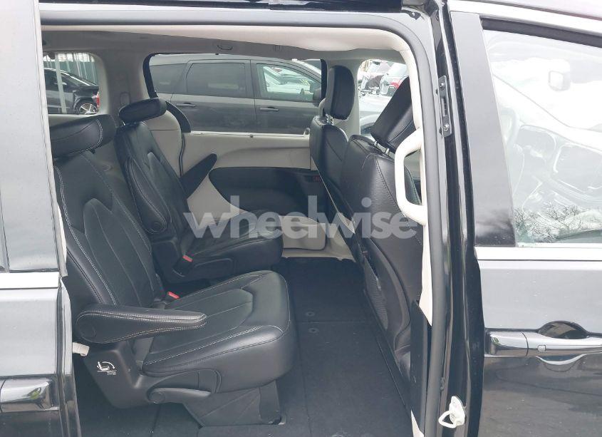 Photo 8 of 2022 Chrysler Pacifica TOURING L AWD (VIN 2C4RC3BG6NR164599)