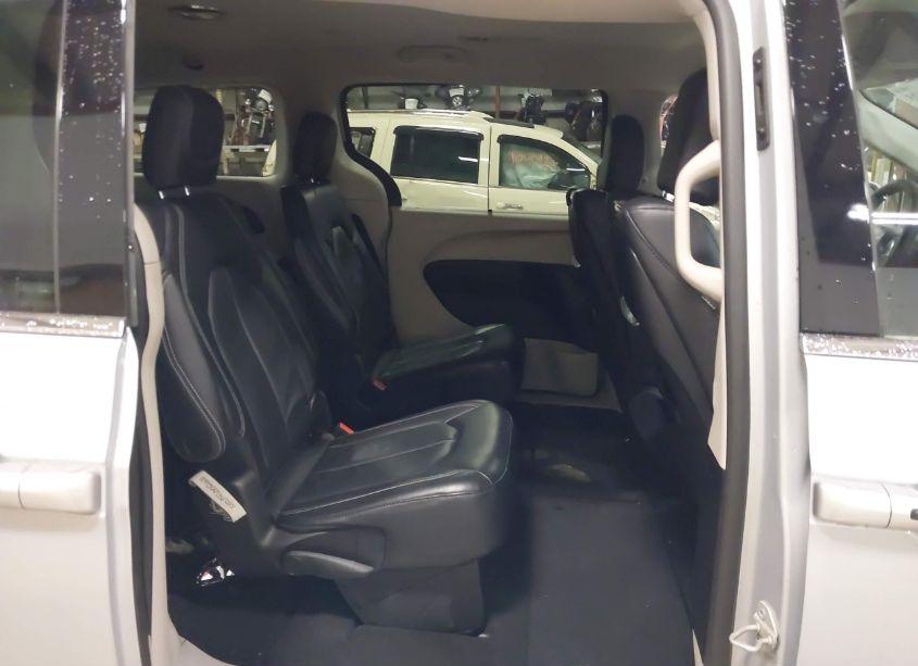 Photo 8 of 2022 Chrysler Pacifica TOURING L AWD (VIN 2C4RC3BG6NR183833)