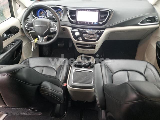 Photo 10 of 2023 CHRYSLER PACIFICA TOURING L (VIN 2C4RC3BG6PR523632)