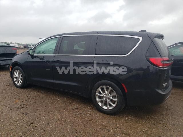 Photo 7 of 2023 CHRYSLER PACIFICA TOURING L (VIN 2C4RC3BG6PR523632)