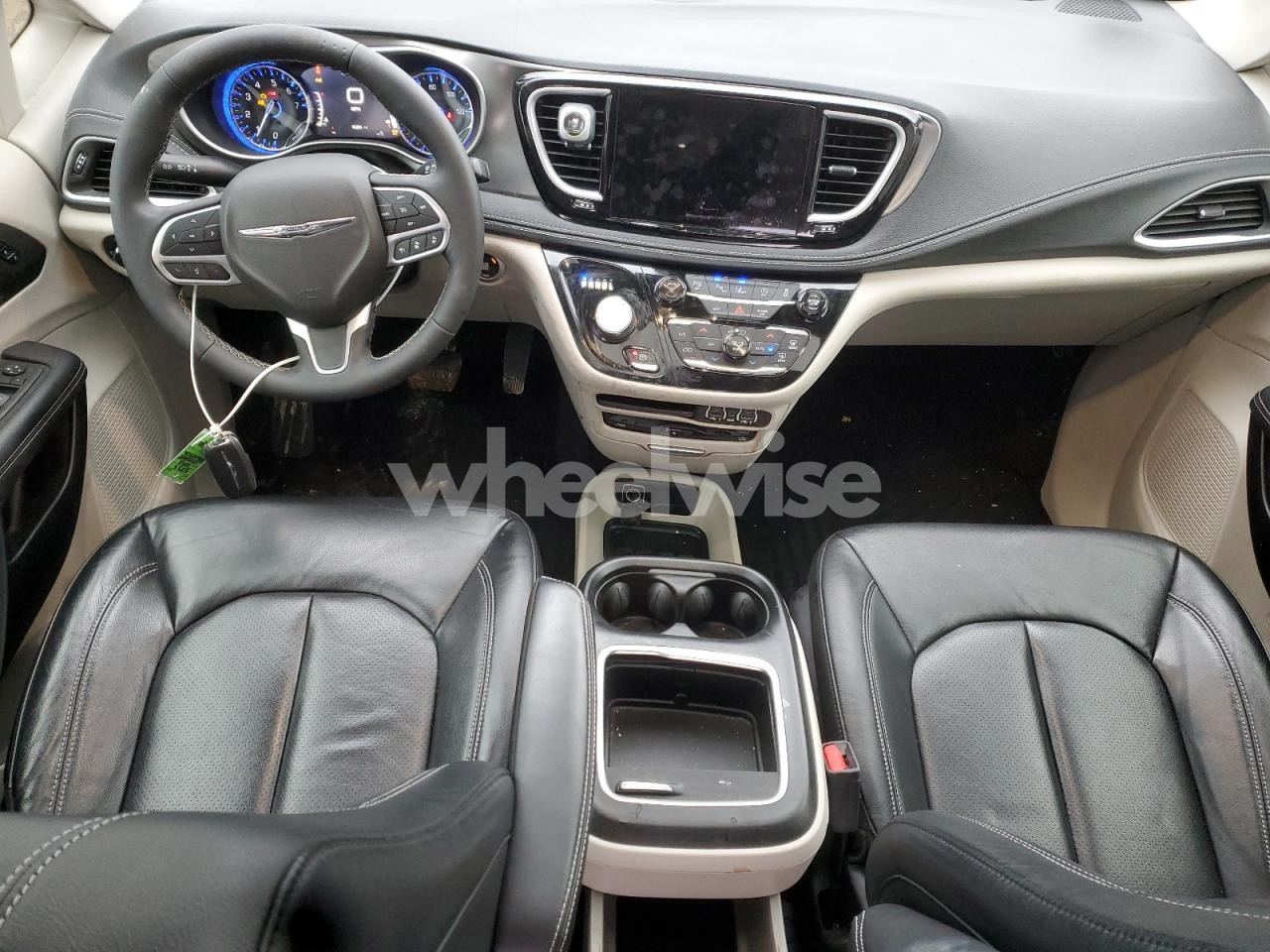 Photo 8 of 2022 CHRYSLER PACIFICA TOURING L (VIN 2C4RC3BG7NR157371)