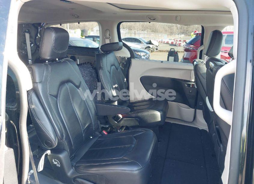 Photo 8 of 2022 Chrysler Pacifica TOURING L AWD (VIN 2C4RC3BG7NR227967)