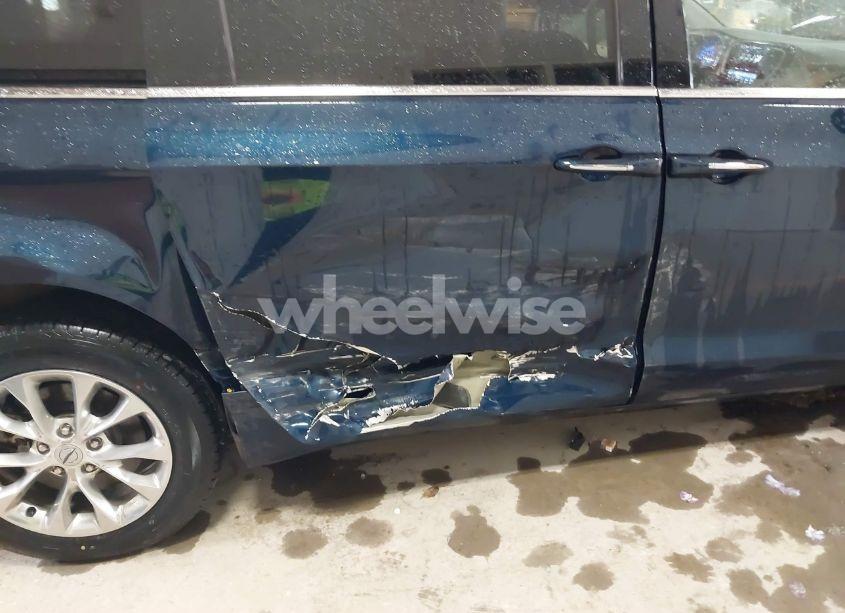 Photo 6 of 2021 Chrysler Pacifica TOURING L AWD (VIN 2C4RC3BGXMR604161)