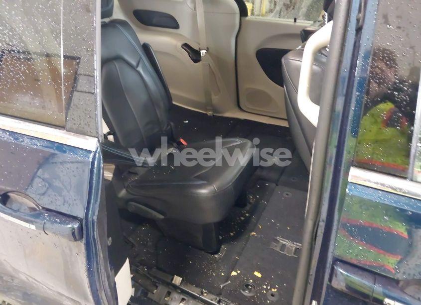 Photo 8 of 2021 Chrysler Pacifica TOURING L AWD (VIN 2C4RC3BGXMR604161)