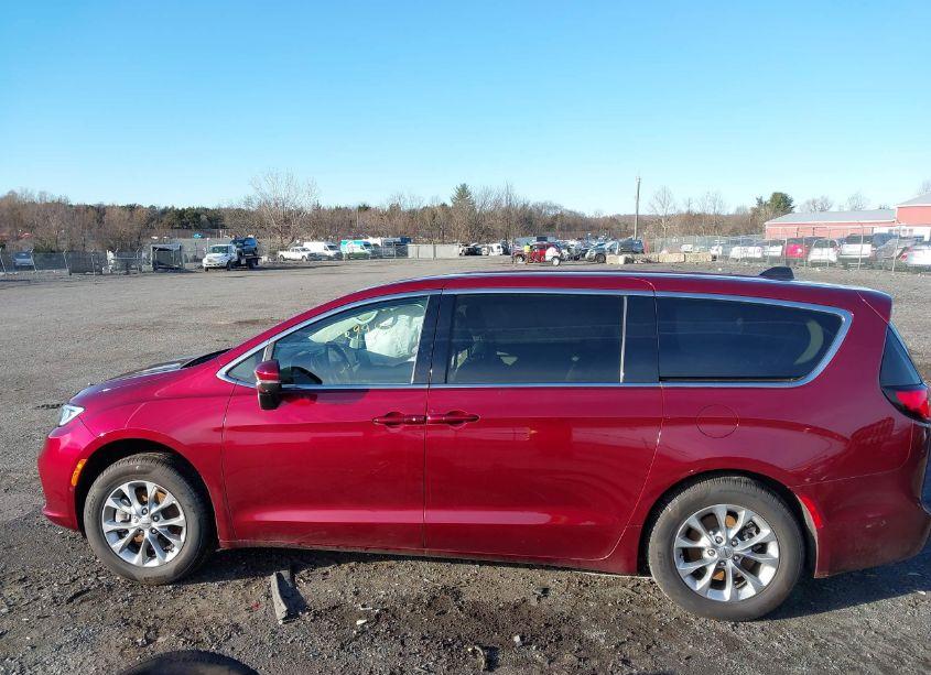 Photo 15 of 2023 Chrysler Pacifica TOURING L AWD (VIN 2C4RC3BGXPR609462)